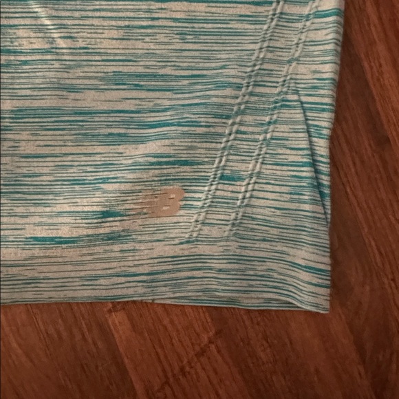 New Balance Razorback Athletic Tank Top - Picture 2 of 6